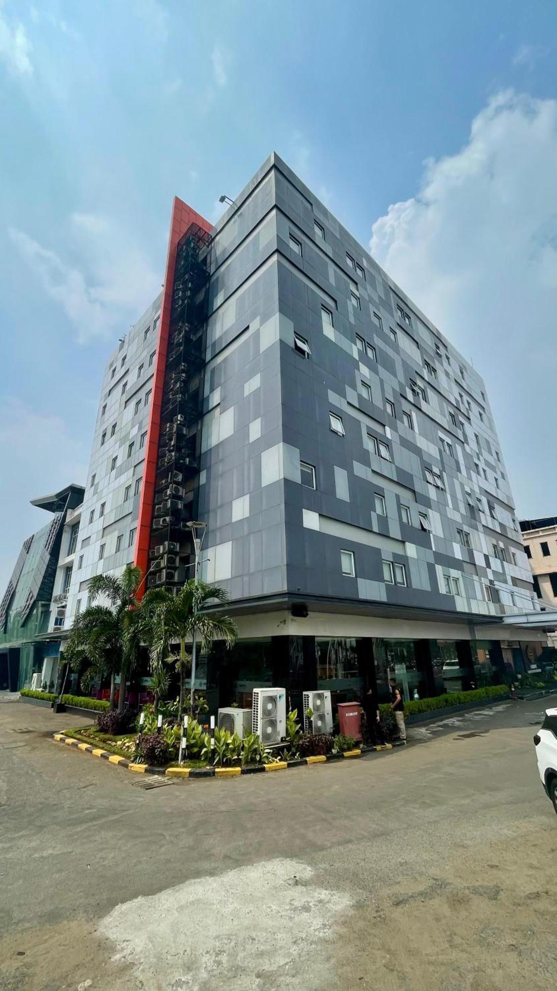 Horu Mangga Dua Square 3*